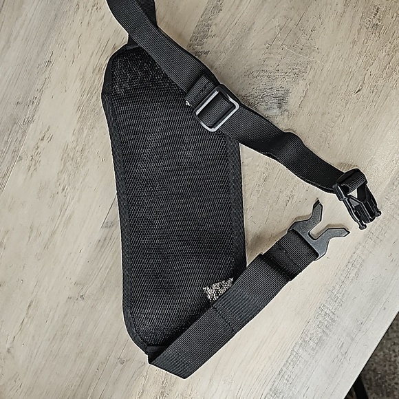 MYTAGALONGS Belt Bag - Picture 2 of 4